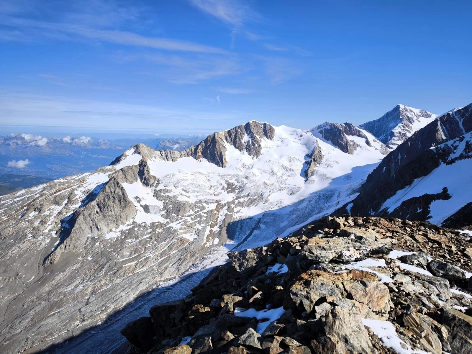 Refuge Robert Blanc al pie de la Aiguille des Glaciers